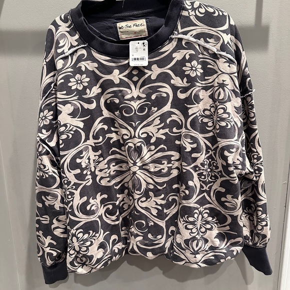 We The Free Printed Bubble Up Pullover - Picture 5 of 9